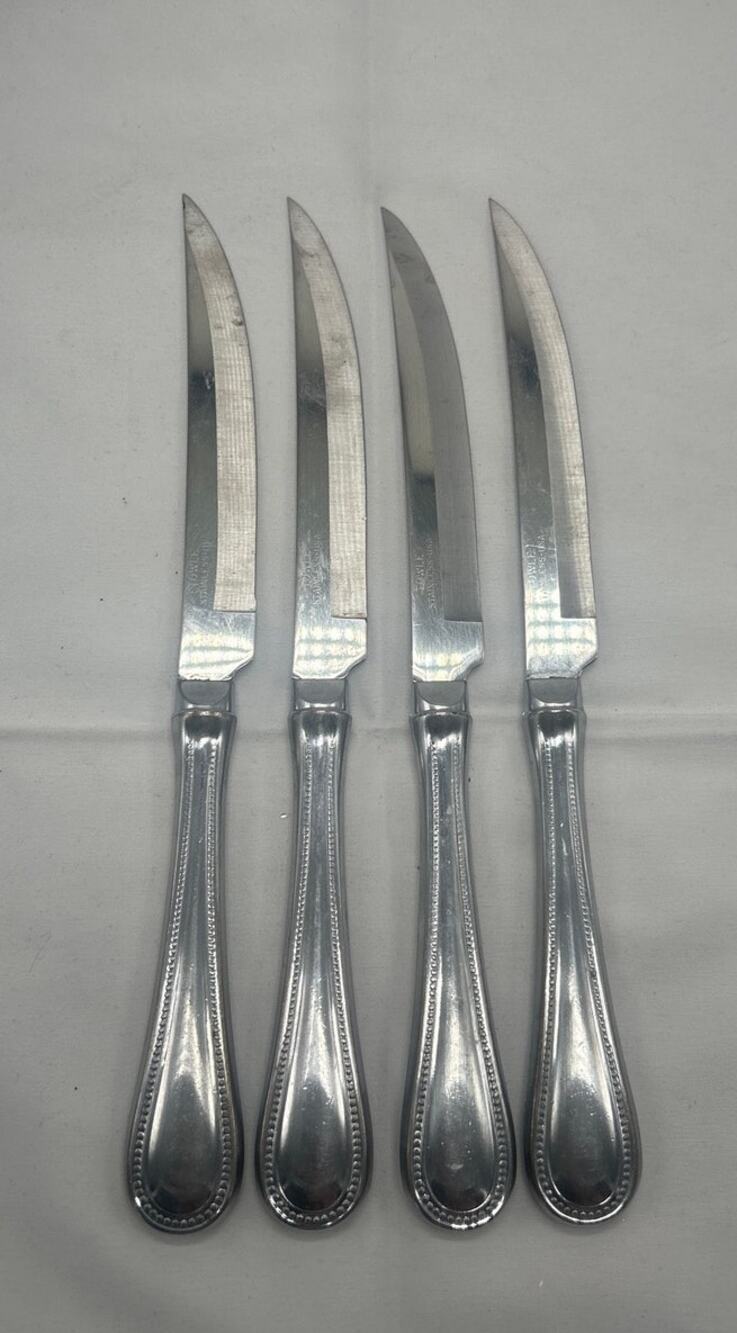 Towle Stainless Steel Steak Knives Set of 4 Dinner Cutlery Flatware Vintage